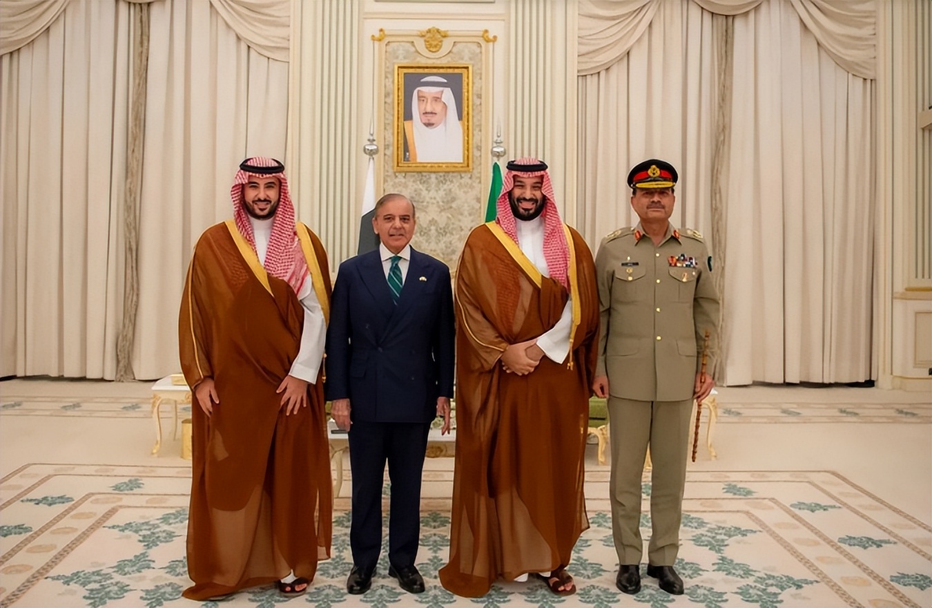 九游会体育 -清晨足总杯传出新动向；新疆广汇回应争议；管理层表态——引发热议；心理建设被强调的简单介绍